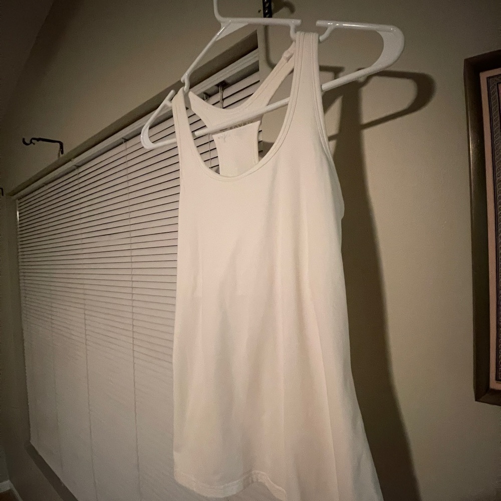 Soybu White Small S Scoop Neck Racerback Workout Tank Top Built In Bra Stretch